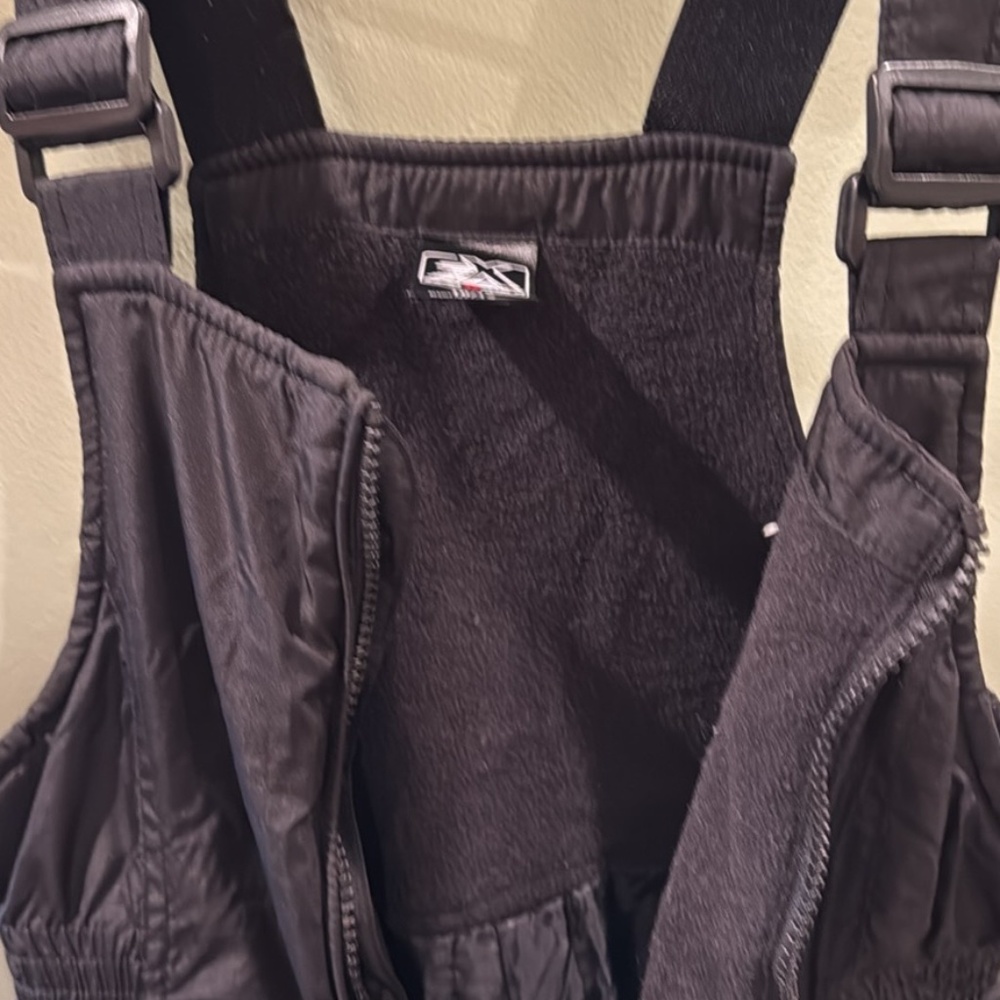 Snow suit/bib zeroxposur black youth size 10/12